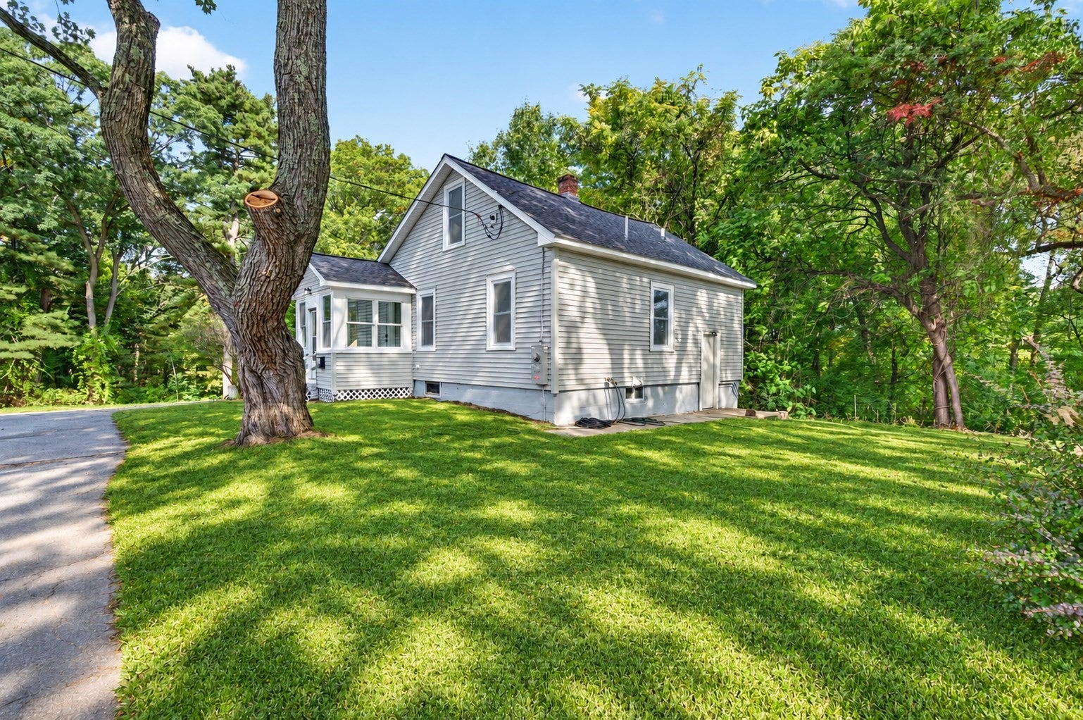 17 B St, Chelmsford, MA, 17 B St, Chelmsford, MA Photo #2