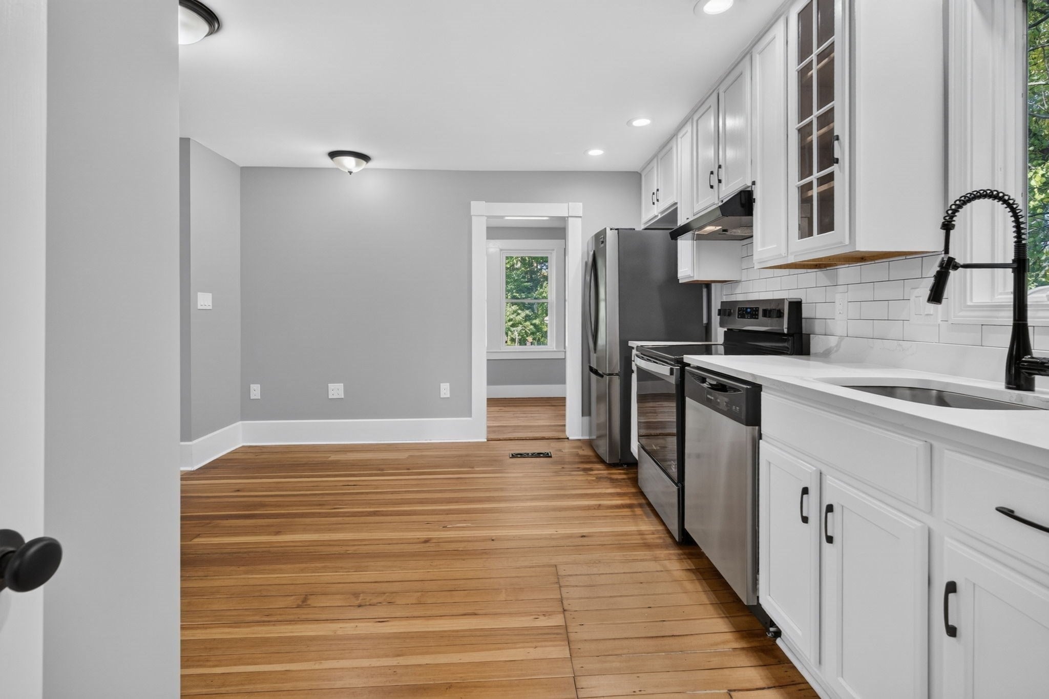 17 B St, Chelmsford, MA, 17 B St, Chelmsford, MA Photo #17