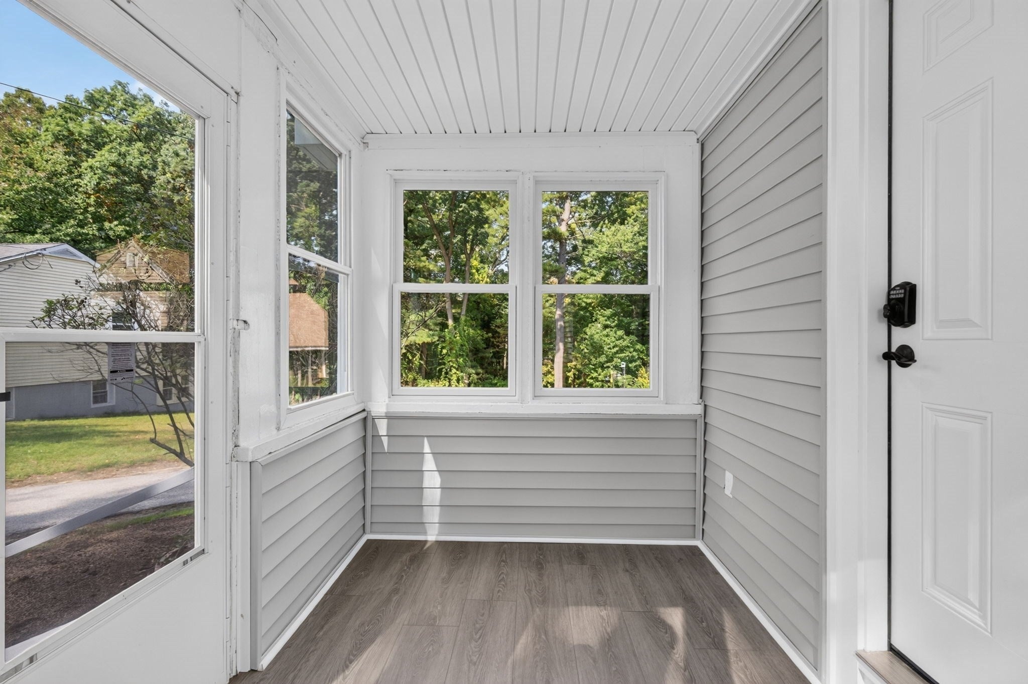 17 B St, Chelmsford, MA, 17 B St, Chelmsford, MA Photo #4