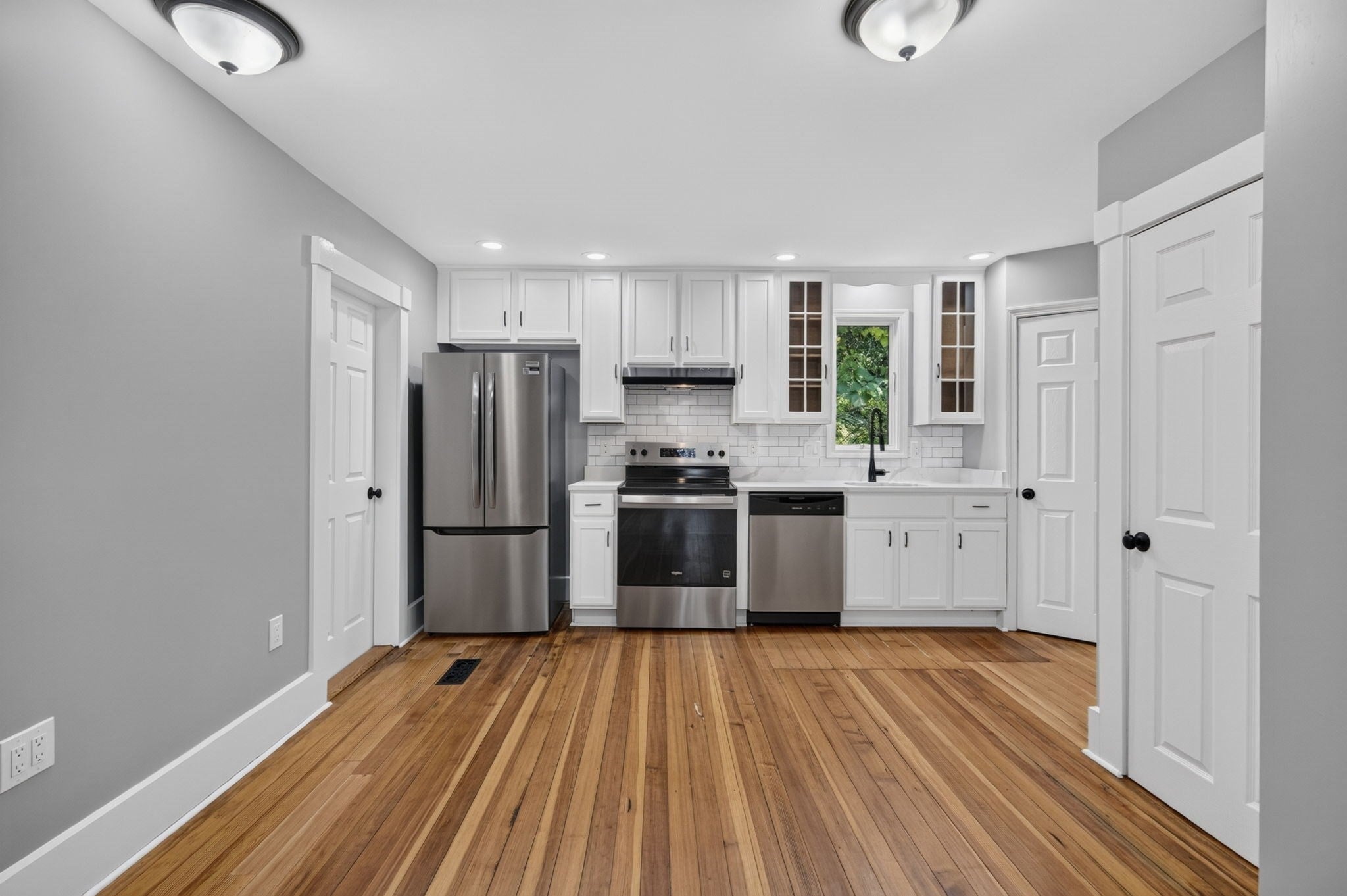 17 B St, Chelmsford, MA, 17 B St, Chelmsford, MA Photo #16