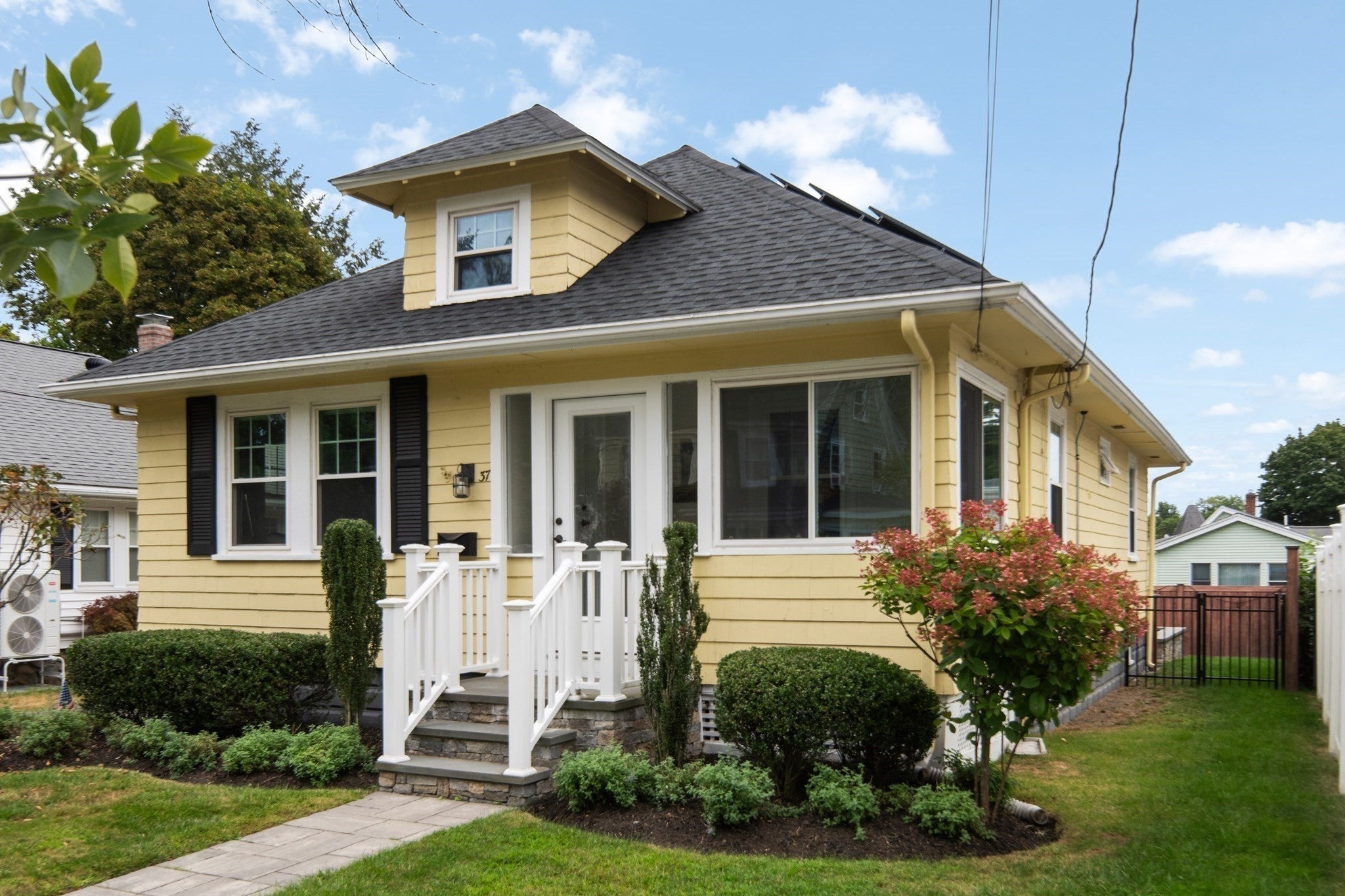 37 Lynde Ave