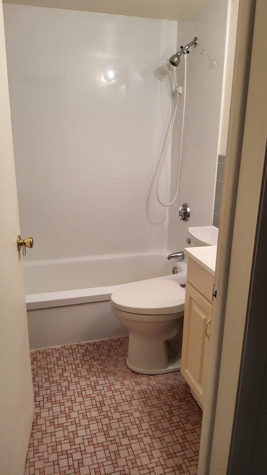 9 Longwood Dr 4