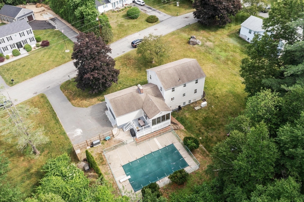 12 Crabapple Lane