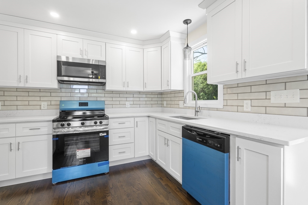 105 Birchwood Dr