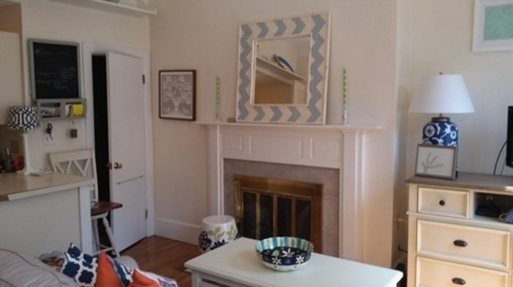 336 Marlborough St 6