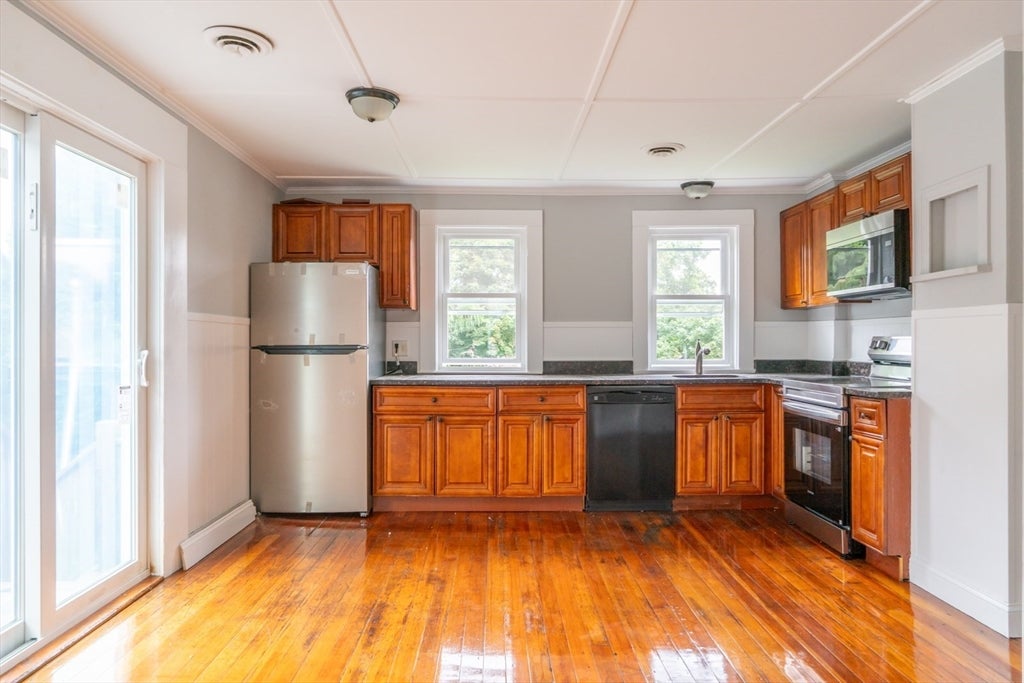 218 Standish Ave, Plymouth, MA Photo #7