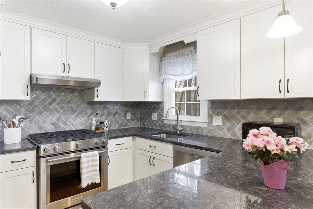 200 Wellman Ave 1