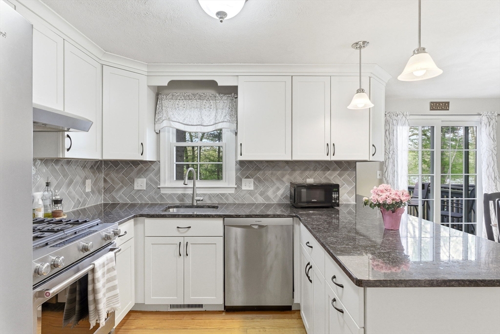200 Wellman Ave 1