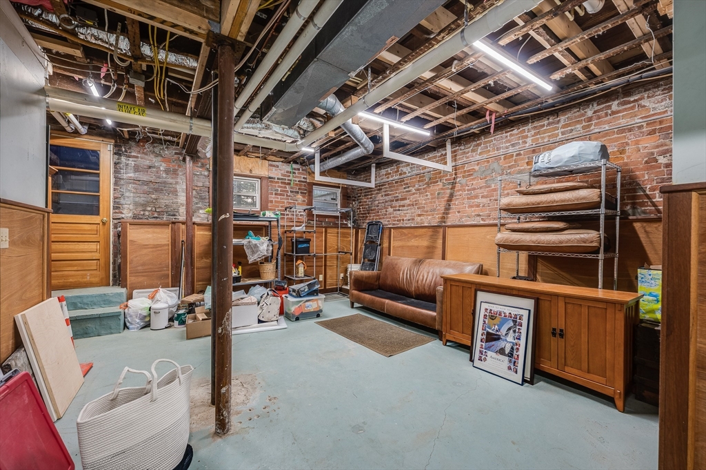 582 E 7th St, Boston, MA Photo #36