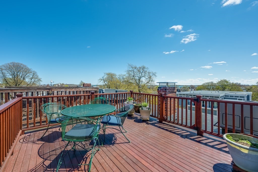 582 E 7th St, Boston, MA Photo #33