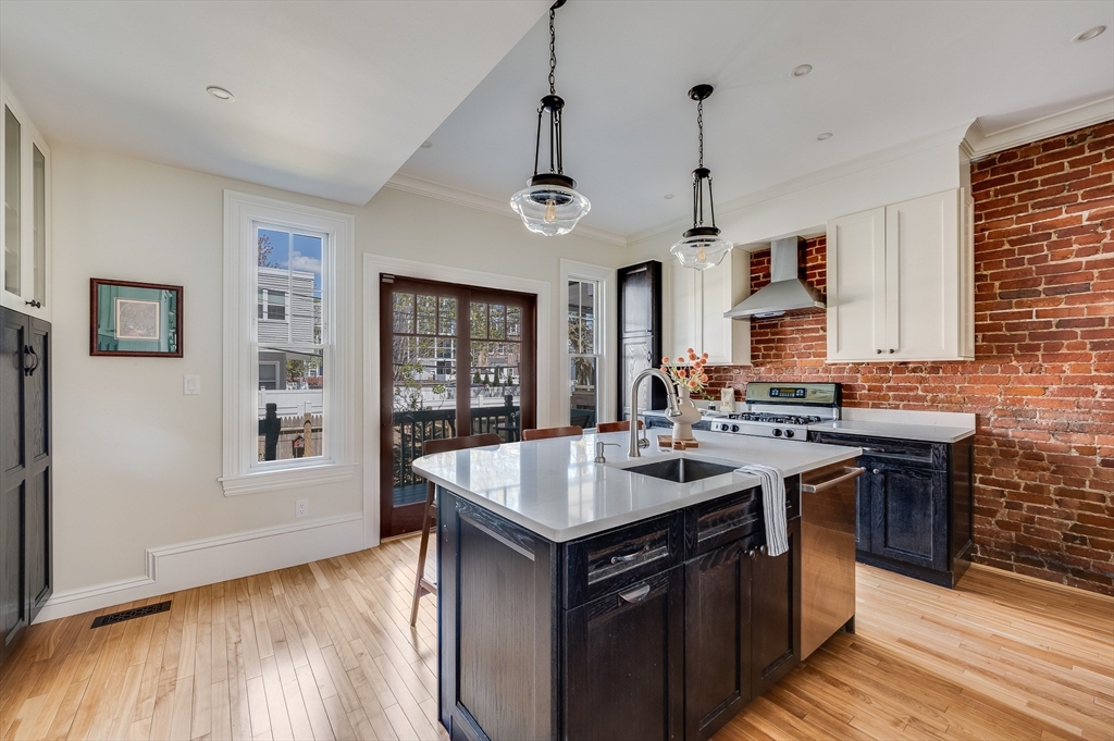 582 E 7th St, Boston, MA Photo #15