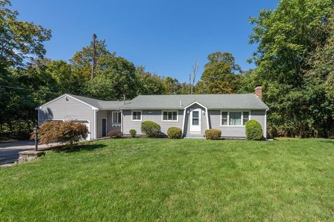 105 W Bacon St Plainville MA 02762