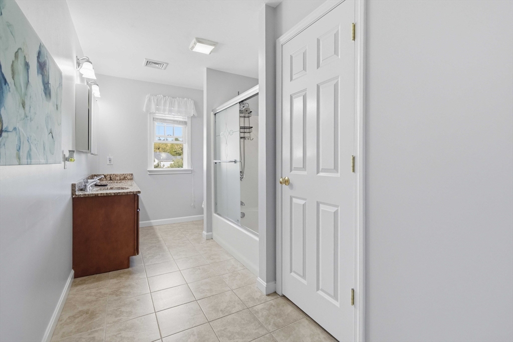 28 Zain Cir #28, Milford, MA Photo #25