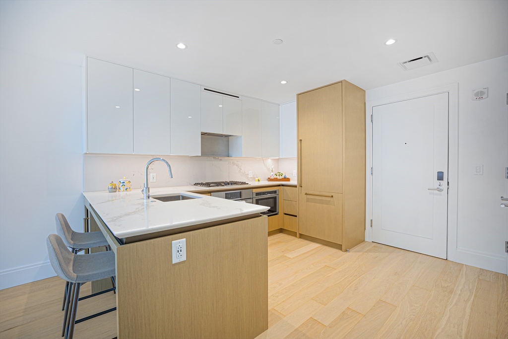 380 Harrison Ave 1123