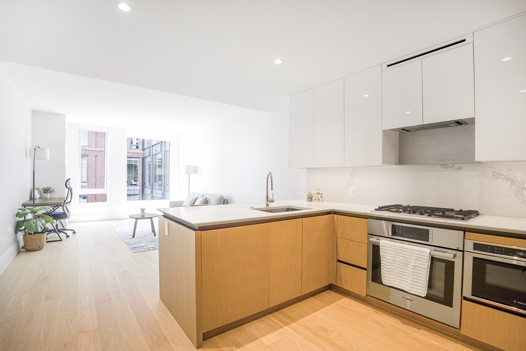 380 Harrison Ave 1123