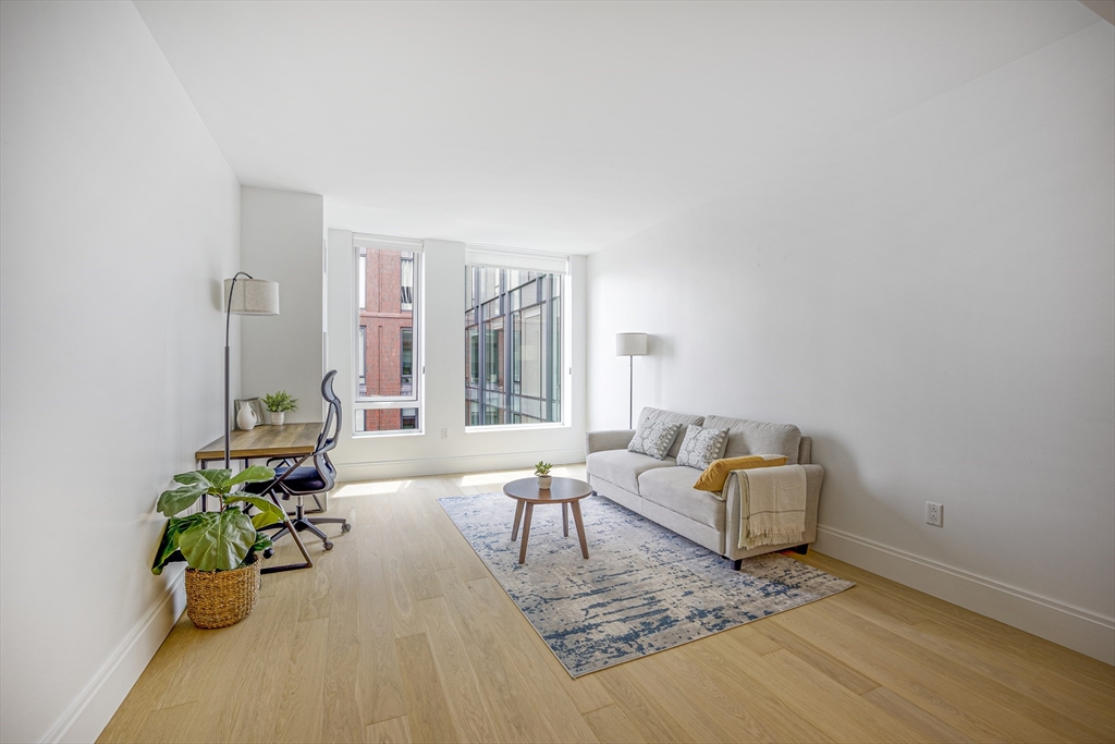 380 Harrison Ave 1123