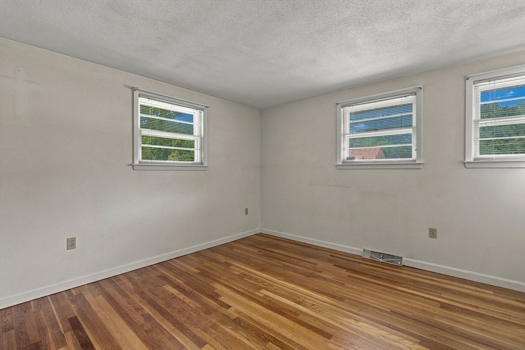 19 Champlain Dr, Hudson, MA, 19 Champlain Dr, Hudson, MA Photo #16