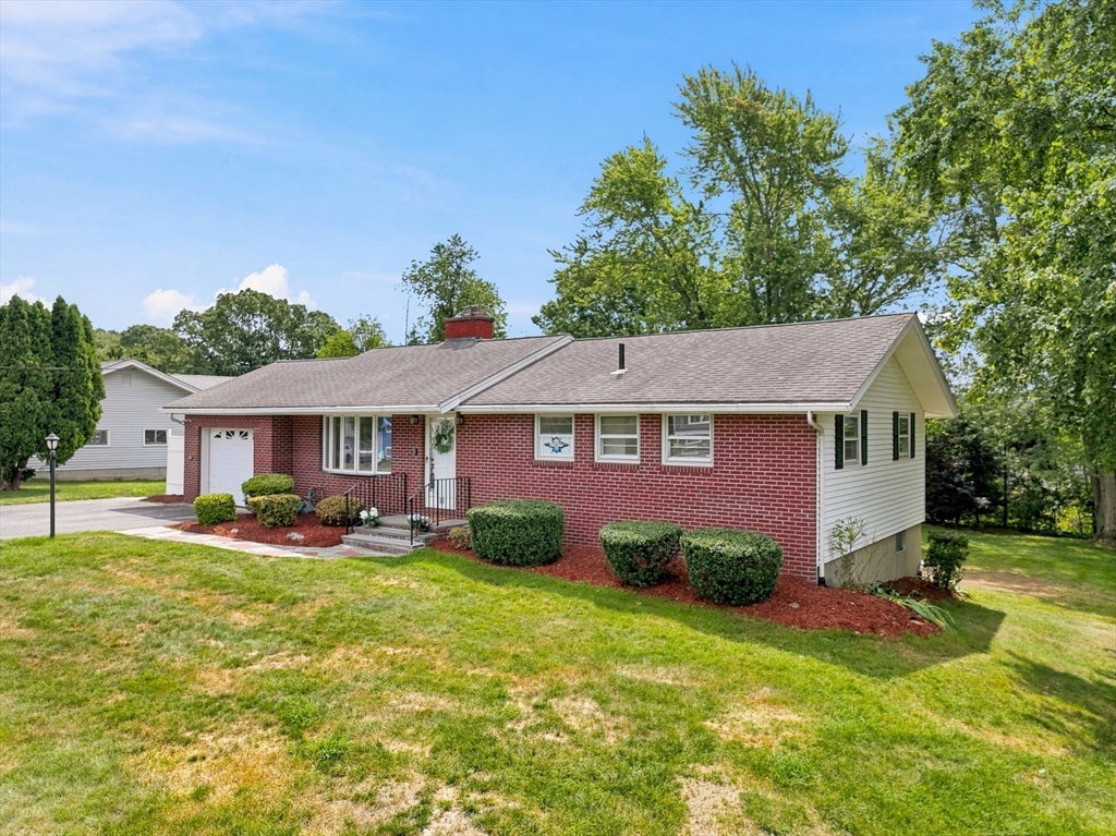 19 Champlain Dr, Hudson, MA, 19 Champlain Dr, Hudson, MA Photo #3