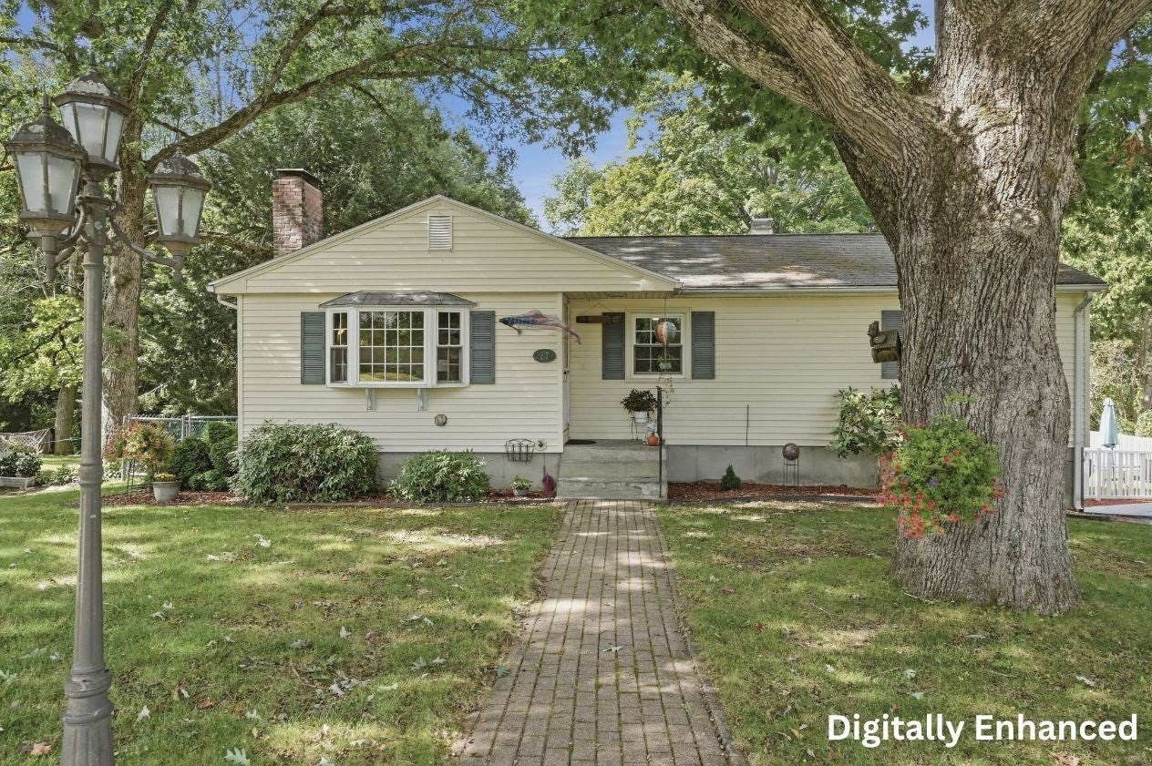 27 Old Meetinghouse Road, Auburn, MA Photo #2
