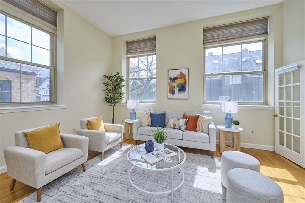 72 Lincoln St 10