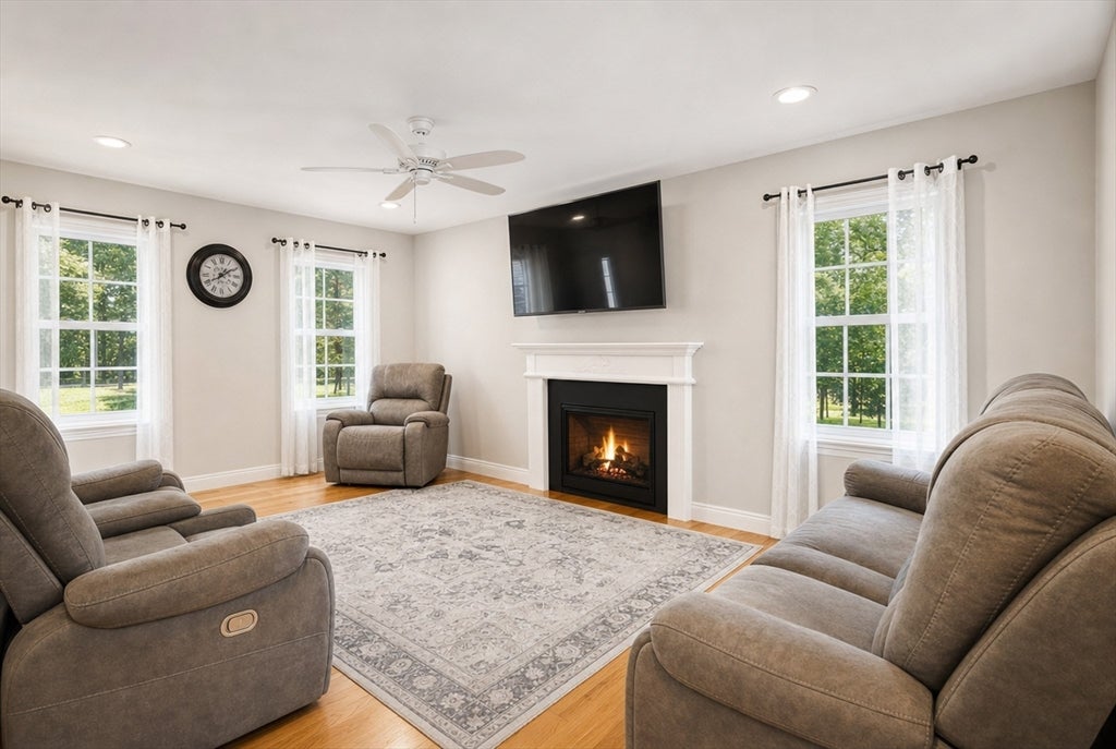 34 Amesbury Ave
