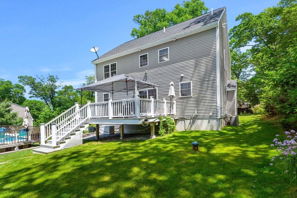 34 Amesbury Ave