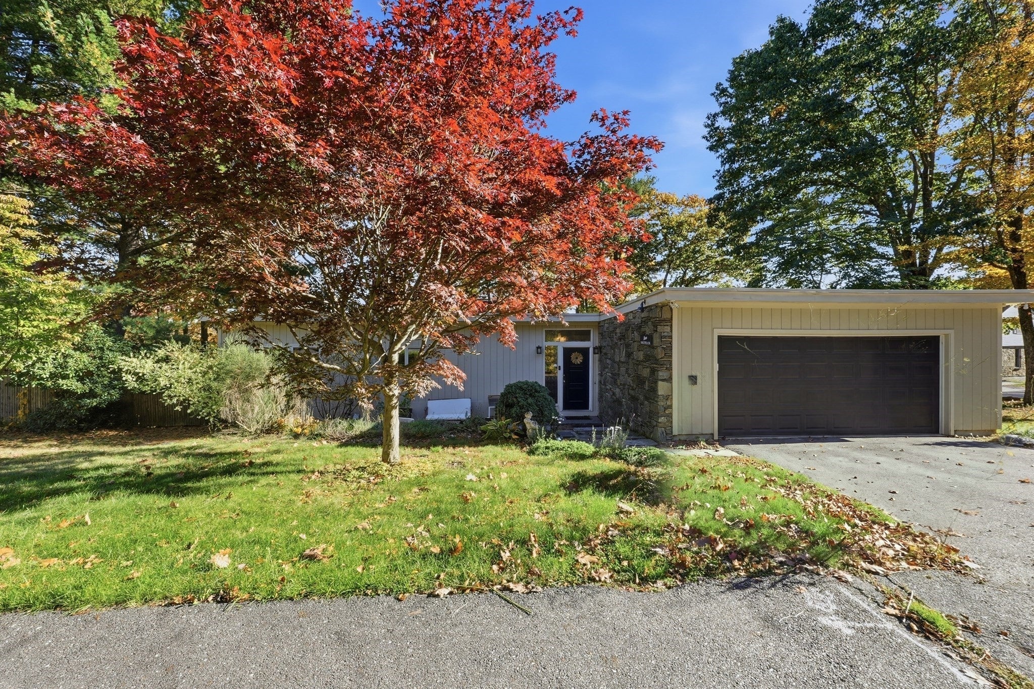 11 Forest Hill Dr