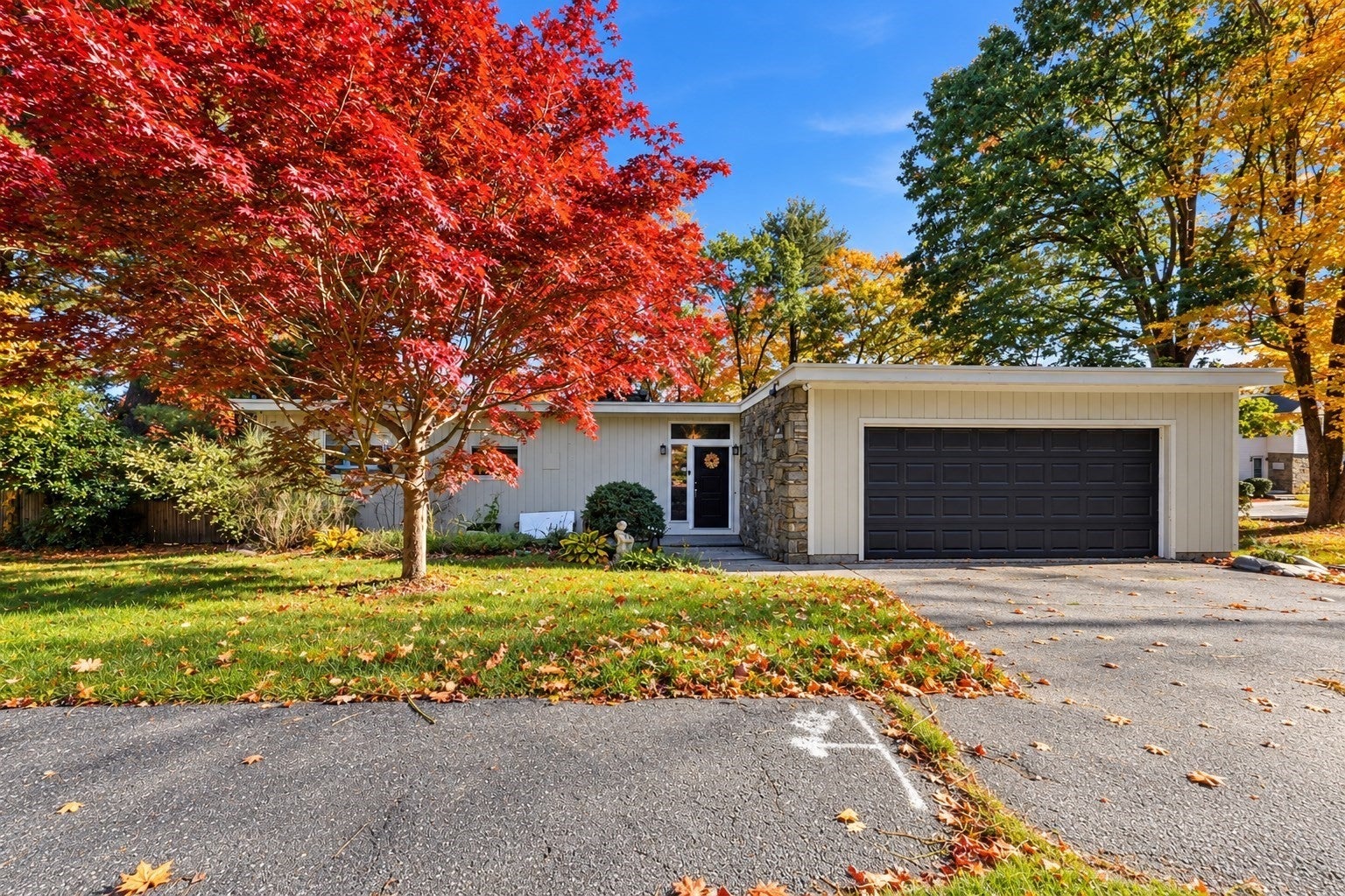 11 Forest Hill Dr, Worcester, MA, 11 Forest Hill Dr, Worcester, MA Photo #1