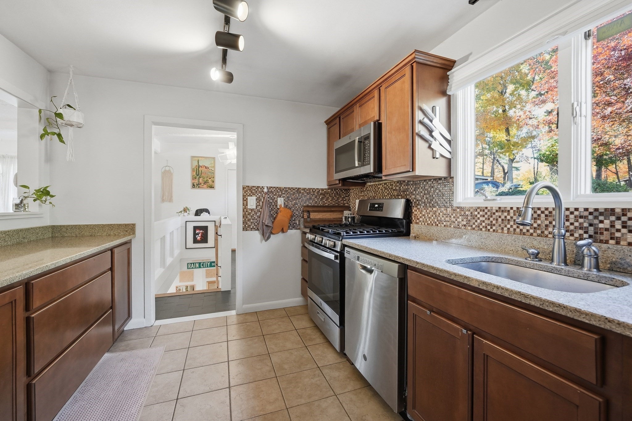 11 Forest Hill Dr, Worcester, MA, 11 Forest Hill Dr, Worcester, MA Photo #6