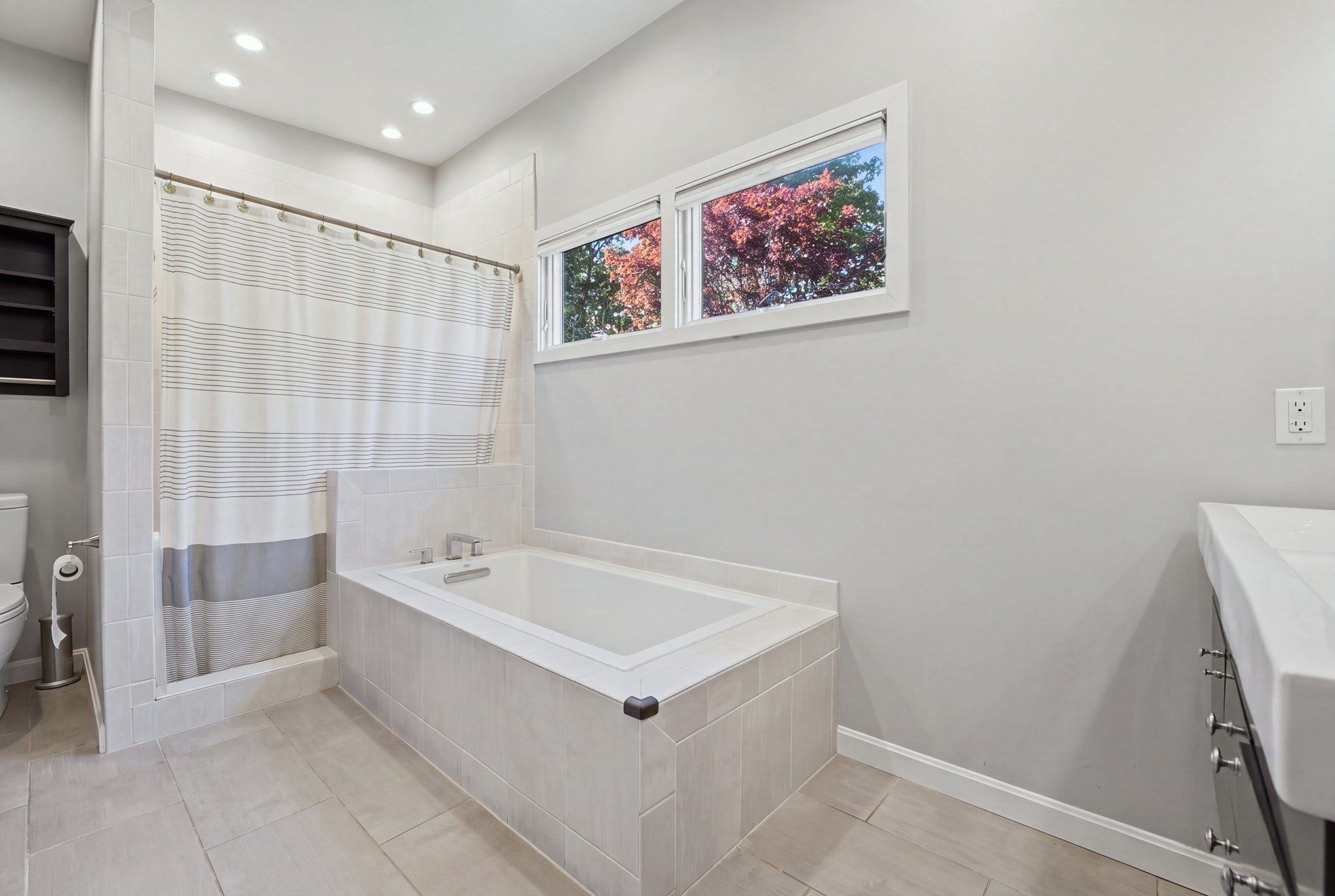 11 Forest Hill Dr, Worcester, MA, 11 Forest Hill Dr, Worcester, MA Photo #17