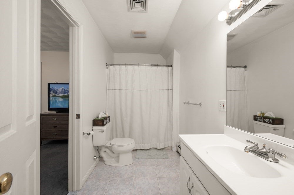 10 Valley Rd, Danvers, MA Photo #29