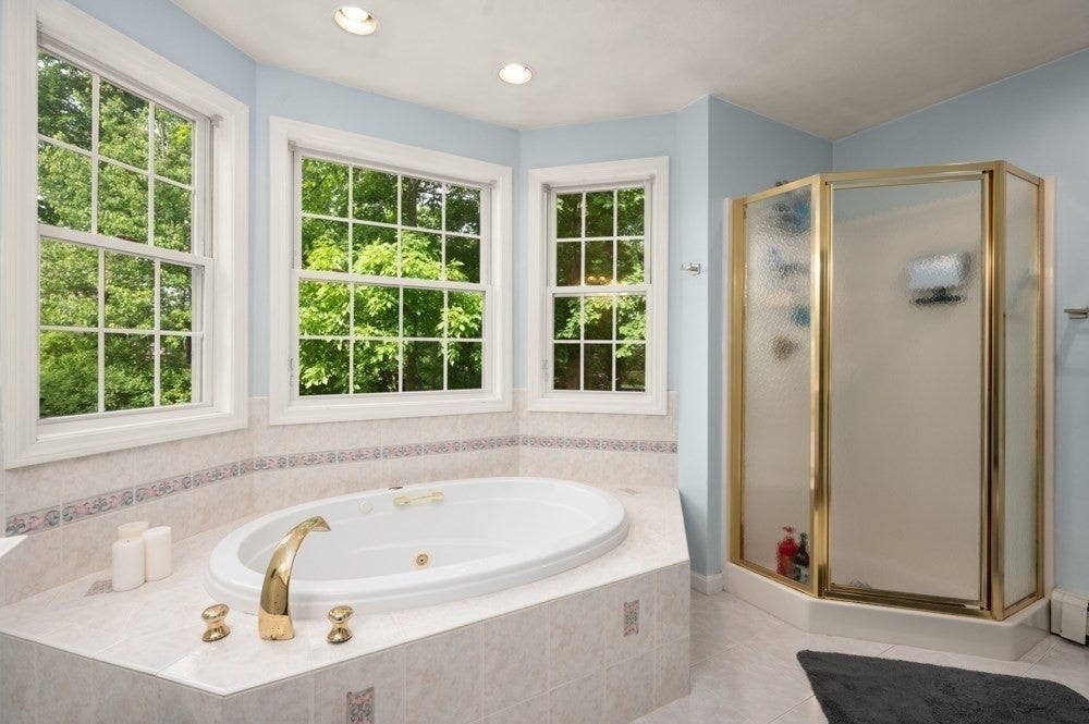 10 Valley Rd, Danvers, MA Photo #22
