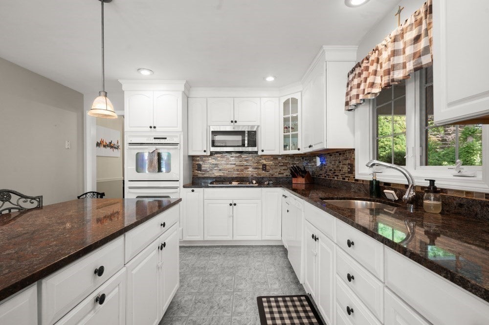 10 Valley Rd, Danvers, MA Photo #4