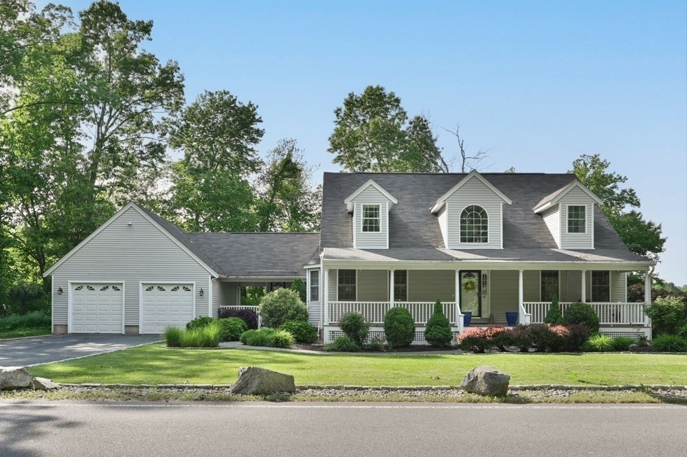 10 Valley Rd, Danvers, MA Photo #1
