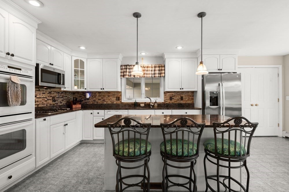 10 Valley Rd, Danvers, MA Photo #8