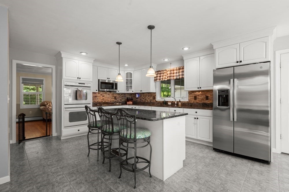 10 Valley Rd, Danvers, MA Photo #3