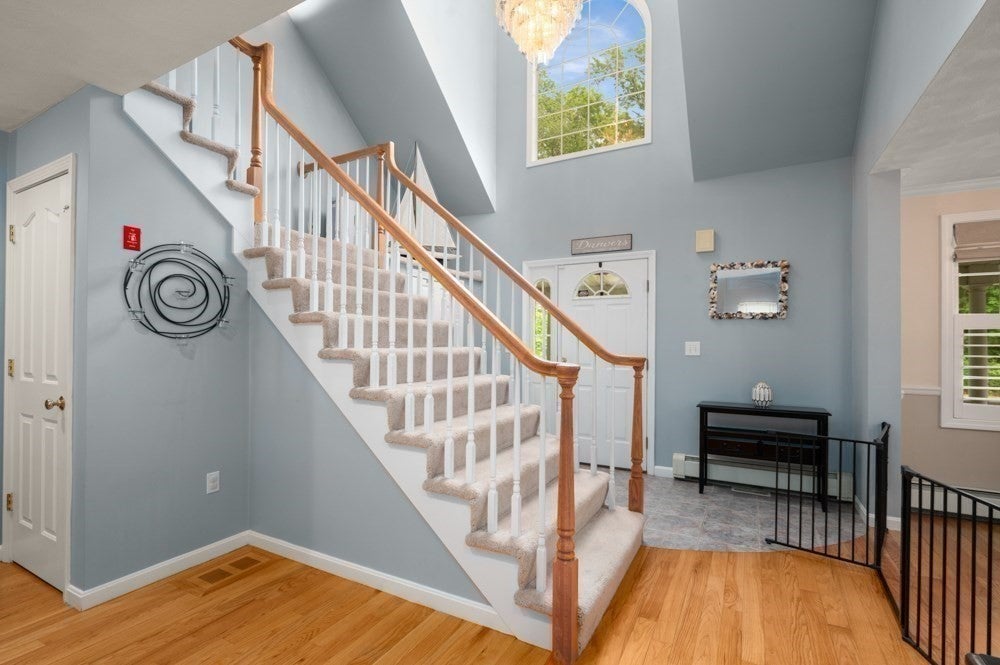 10 Valley Rd, Danvers, MA Photo #16