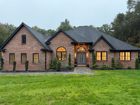 70 Colonial Dr Shrewsbury MA 01545
