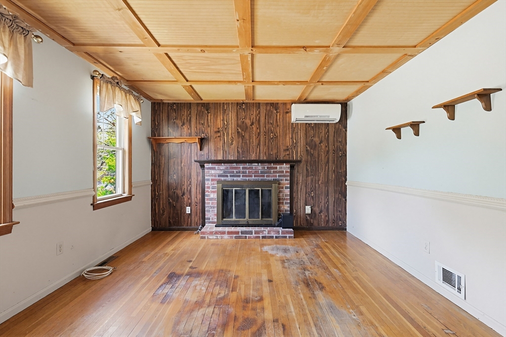 20 Worrall Rd, Plymouth, MA Photo #5