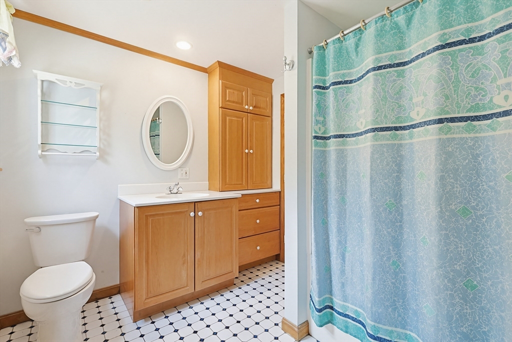 20 Worrall Rd, Plymouth, MA Photo #12