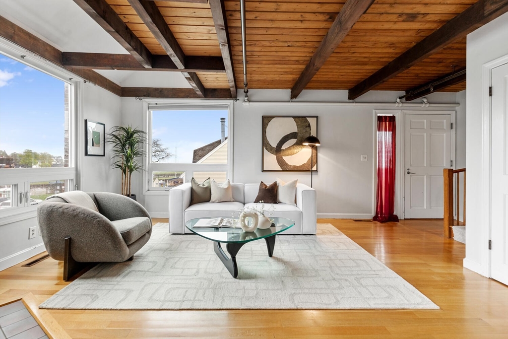80 Wharf St K3
