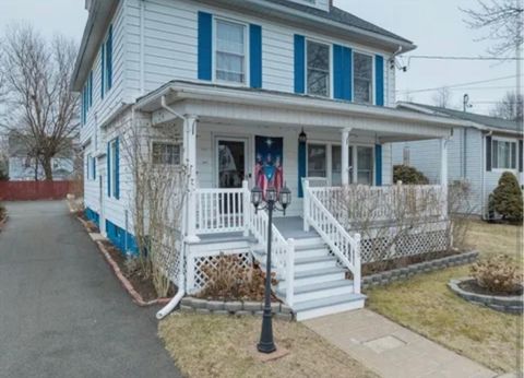 29 Eddywood St Springfield MA 01118