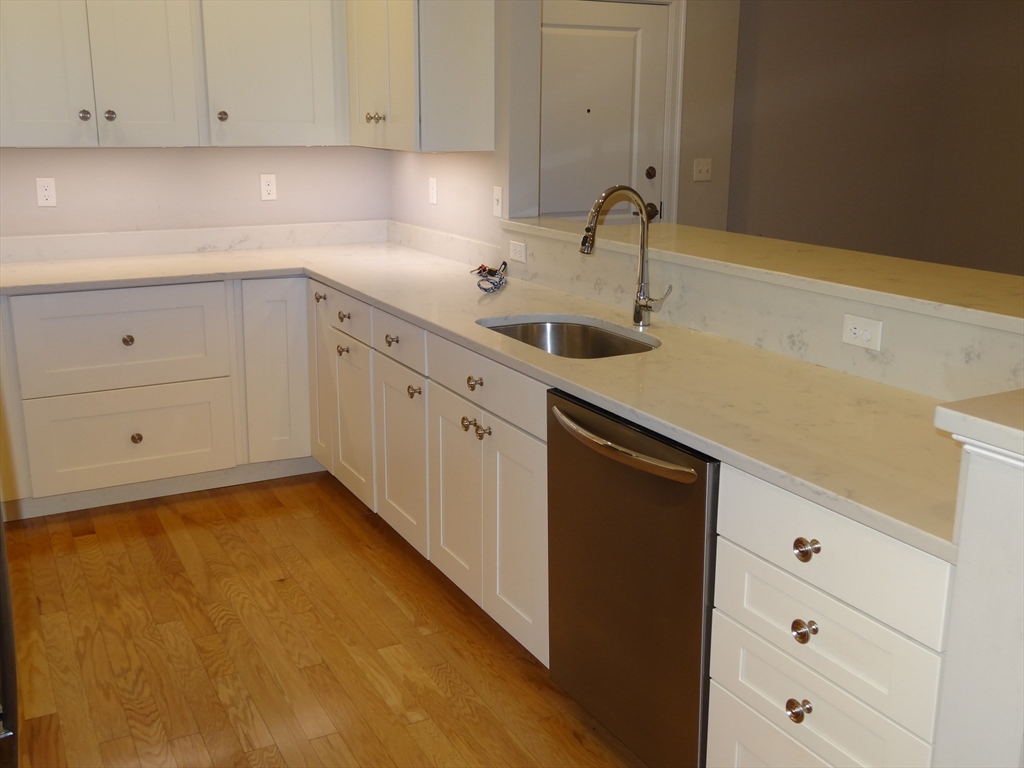 2 Inwood Drive 1010
