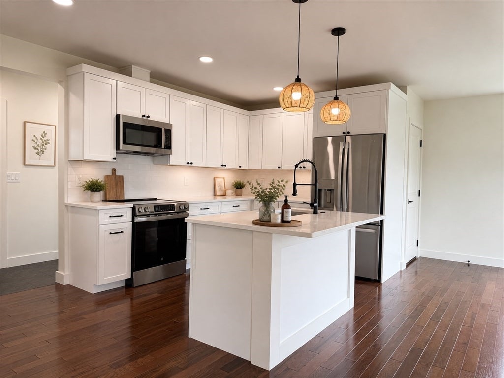 33 Polaski Ave, Chicopee, MA, 33 Polaski Ave, Chicopee, MA Photo #3