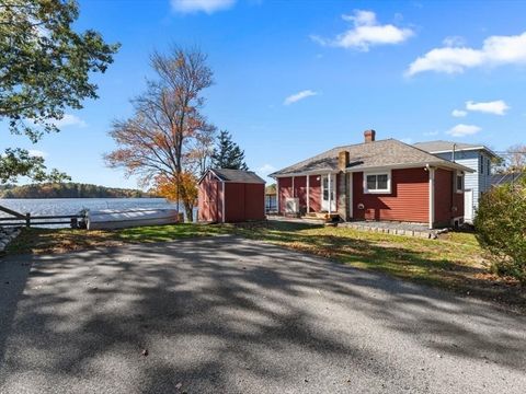 25 Ocean Ave Halifax MA 02338
