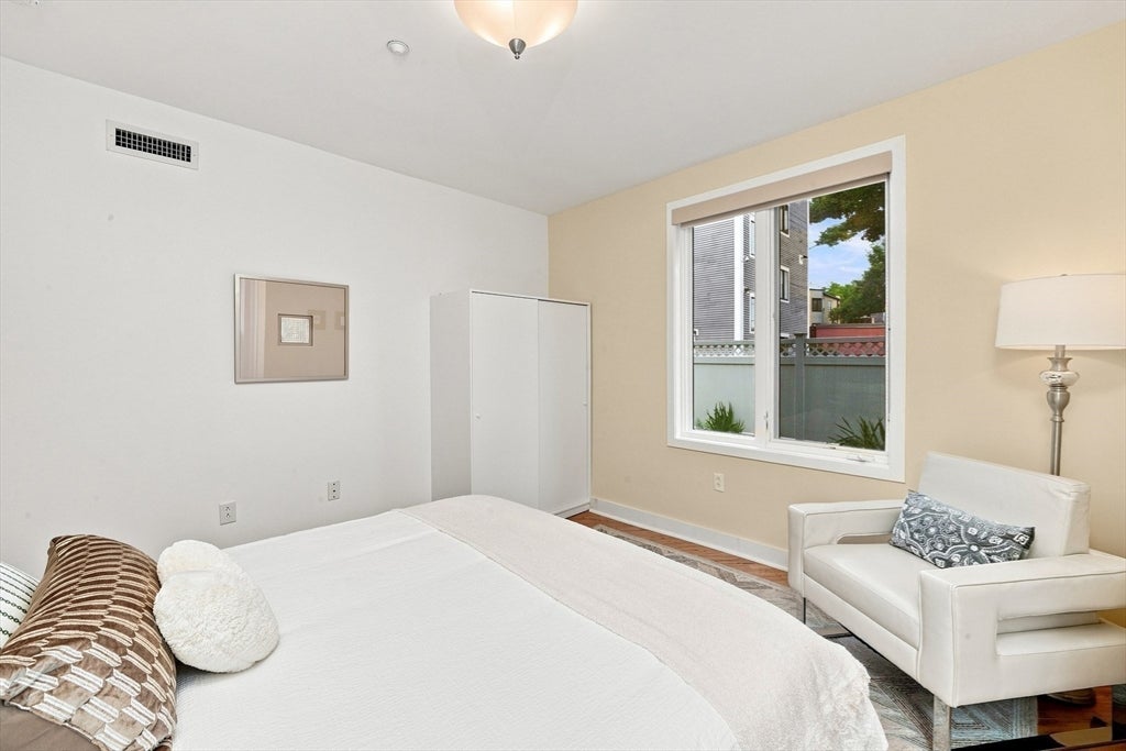 24 Bay State Rd #4, Cambridge, MA Photo #20