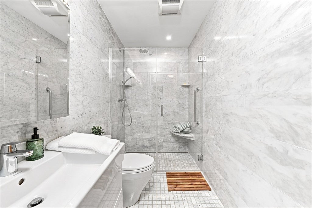 24 Bay State Rd #4, Cambridge, MA Photo #18