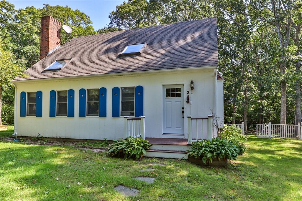 2 Sharon Ln, Sandwich, MA Photo #1
