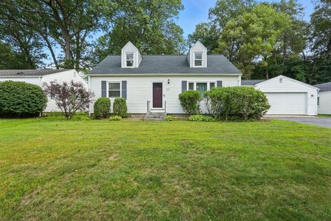 211 W Allen Ridge Rd Springfield MA 01118