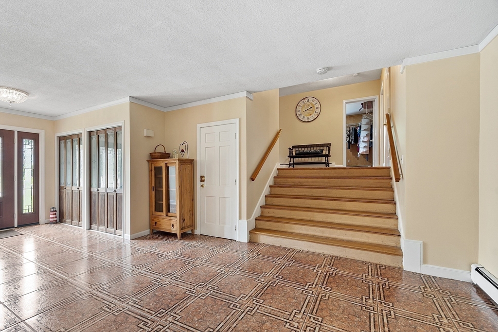 6 Clover Hill Drive